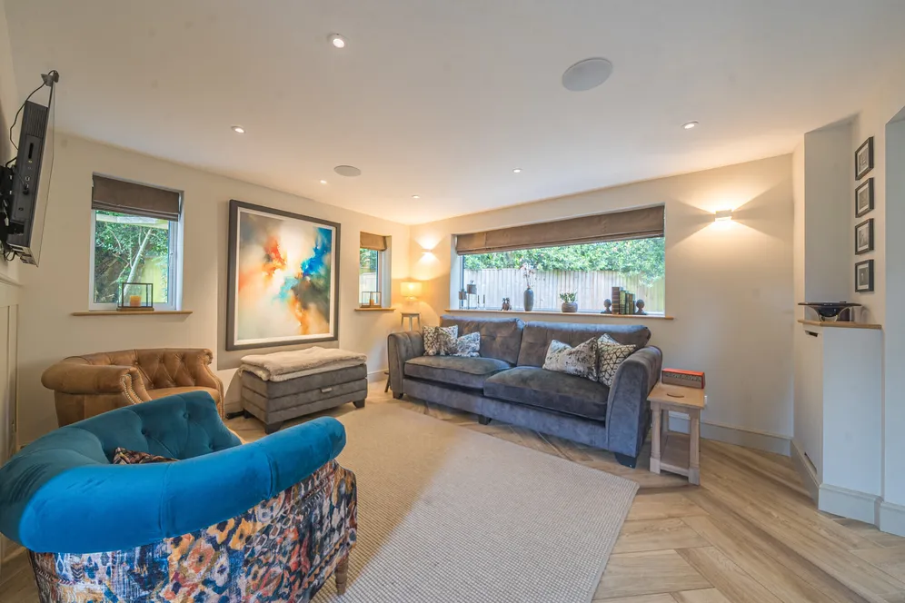 Moat Lane, Prestwood, HP16 photo 6
