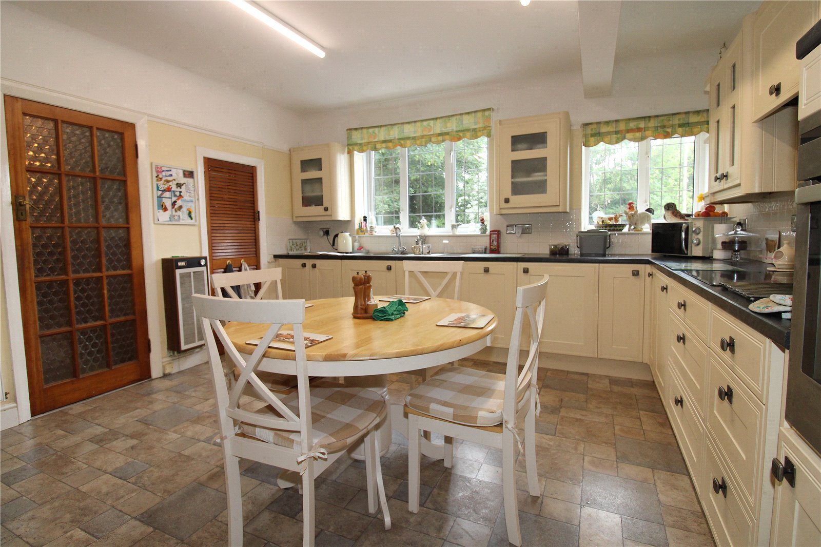 The Avenue, Fareham, Hampshire, PO14 Image 6