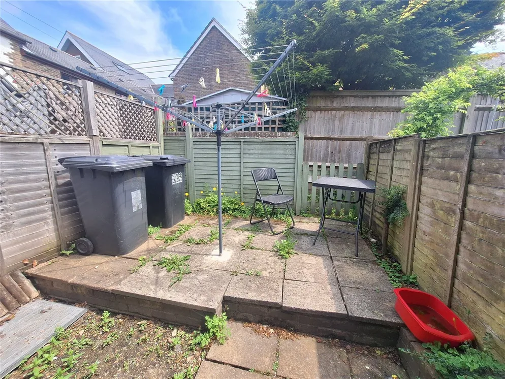 Property carousel item 9