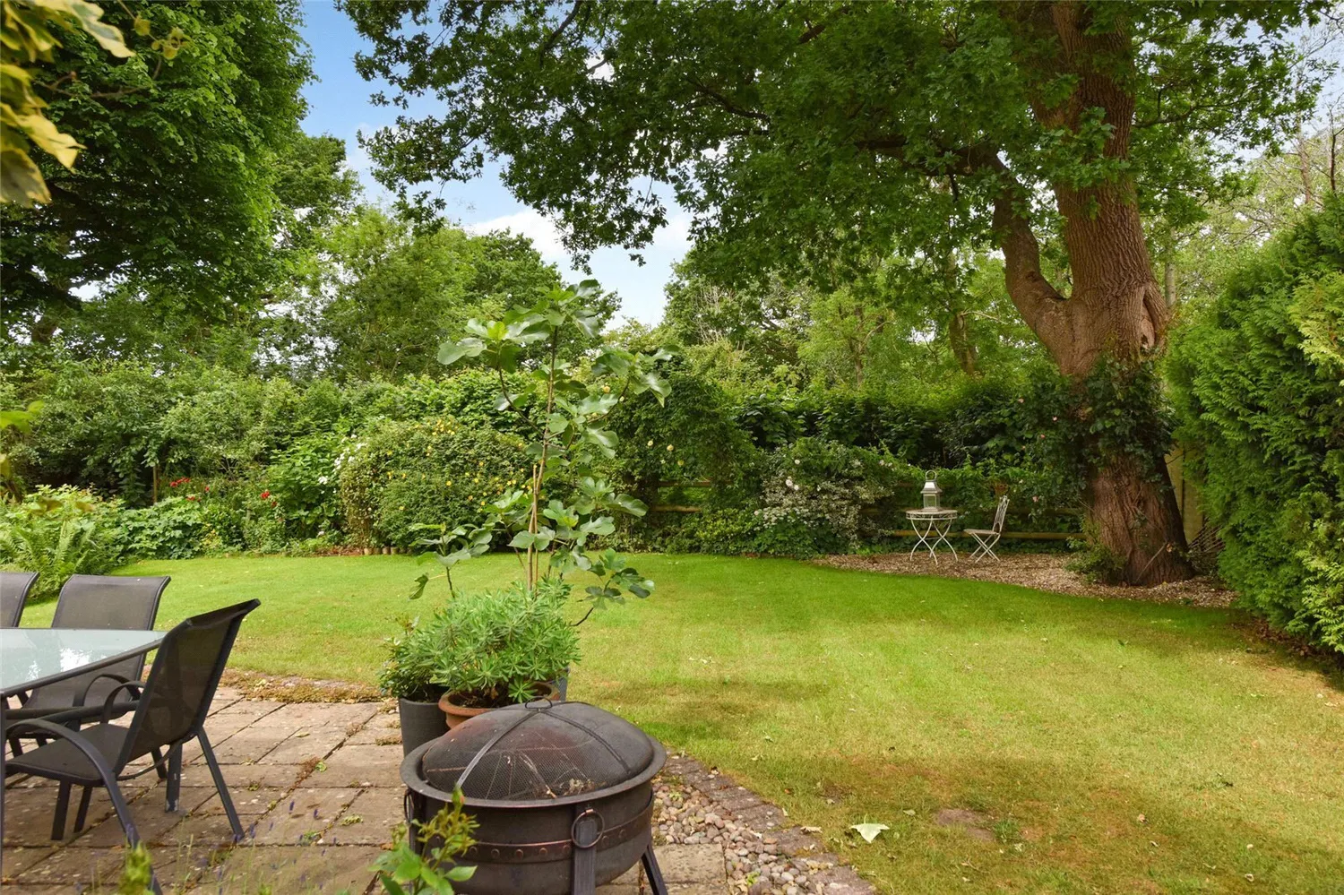 Plainwood Close, Summersdale, PO19 photo 15