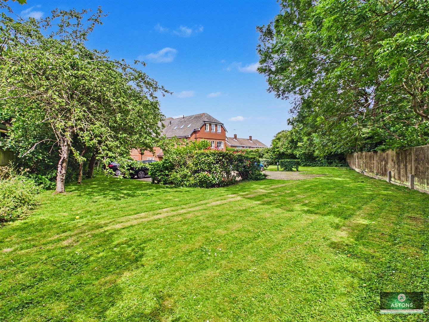Brewer Road, Southgate Image 13