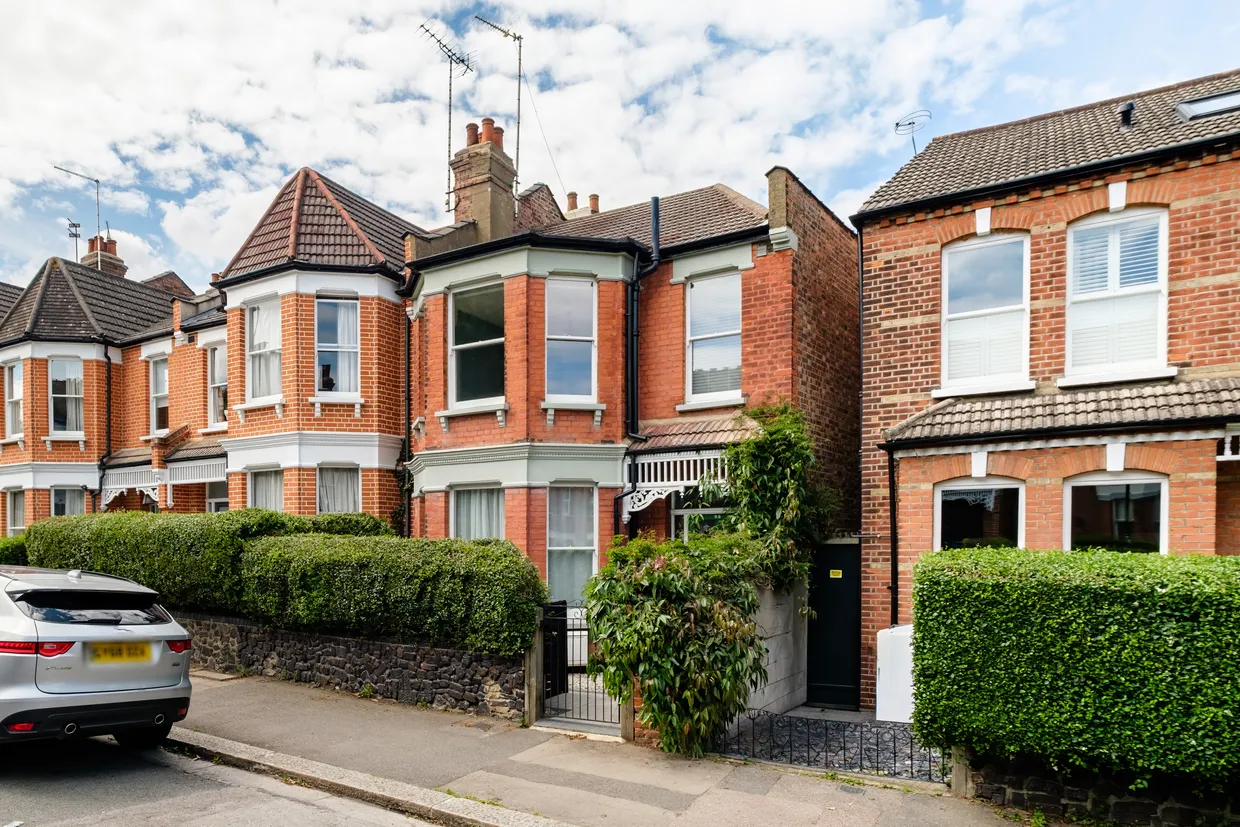 Greenham Road, London, N10 photo 22