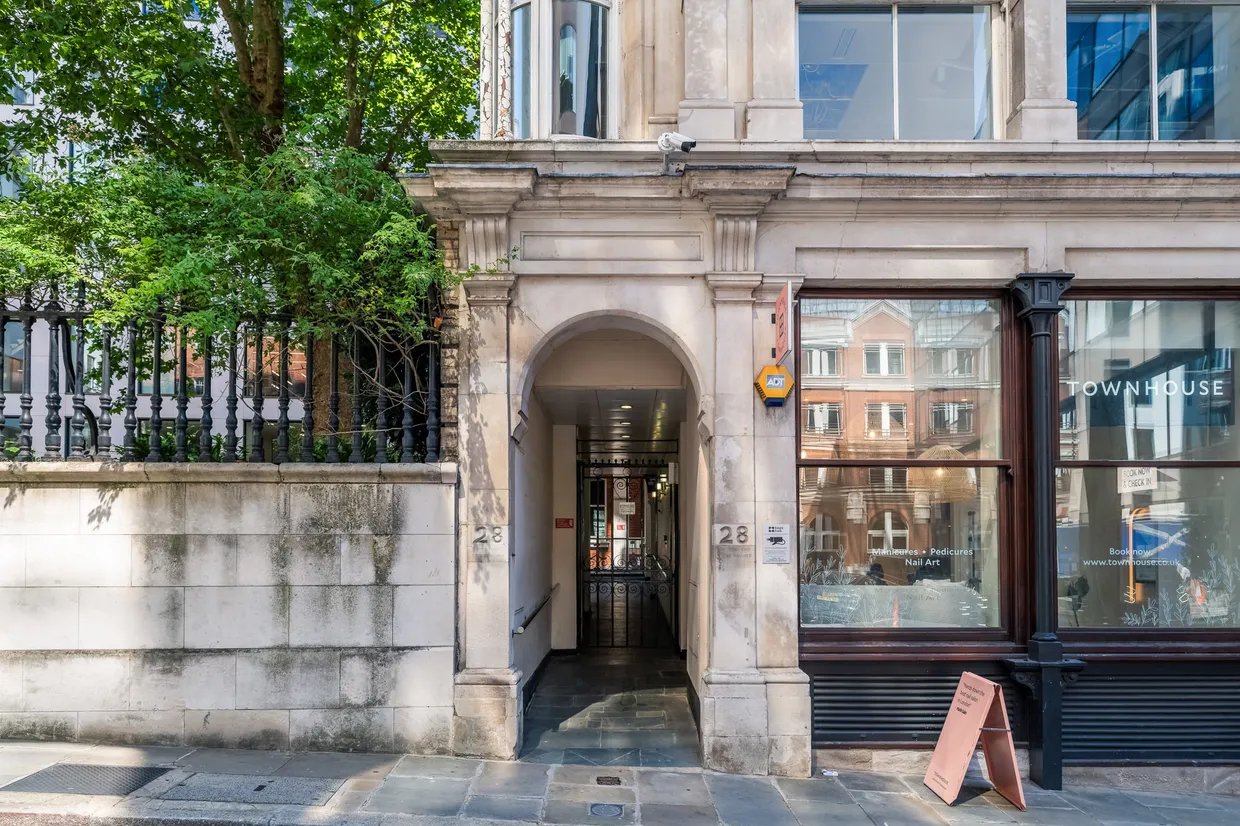 Martin Lane, London, EC4R photo 2