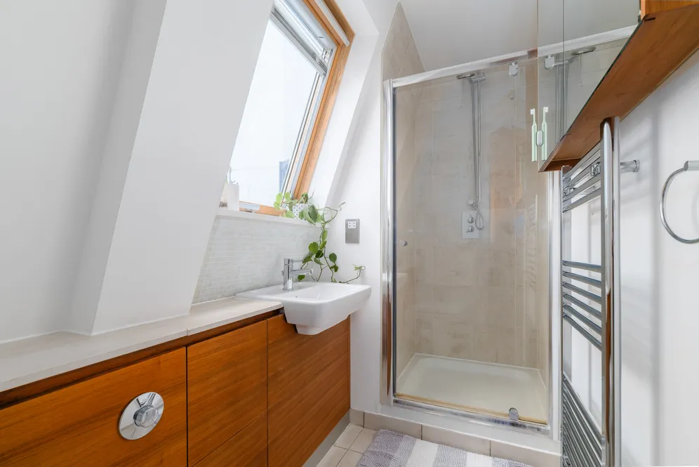 Martin Lane, London, EC4R photo 15