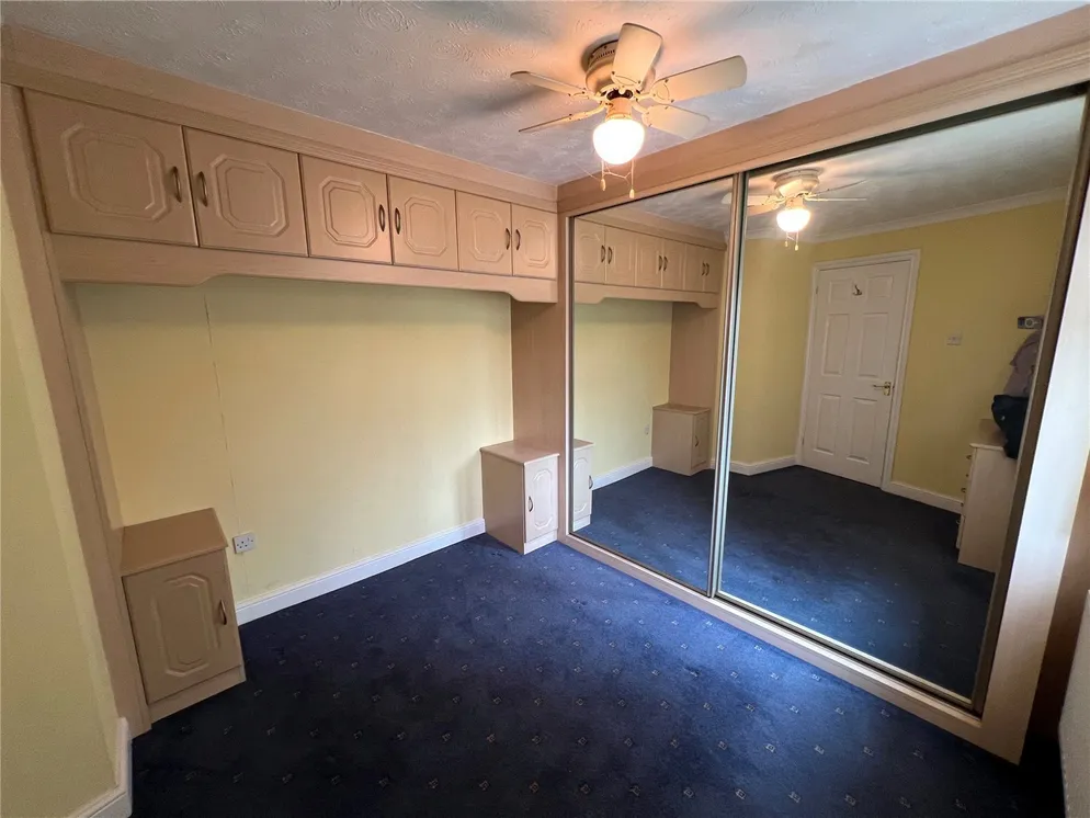 Property carousel item 12