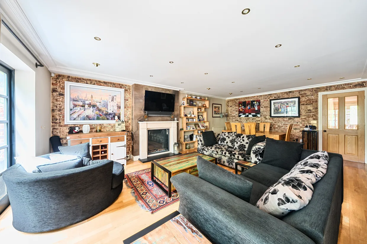 Trevelyan Place, St. Albans, AL1 photo 2