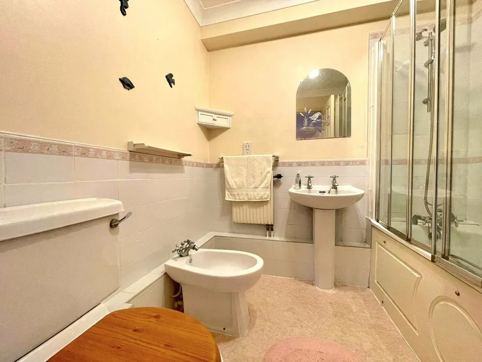 Property carousel item 11