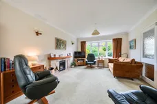 Watermill Way, Weston Turville, HP22 photo 4