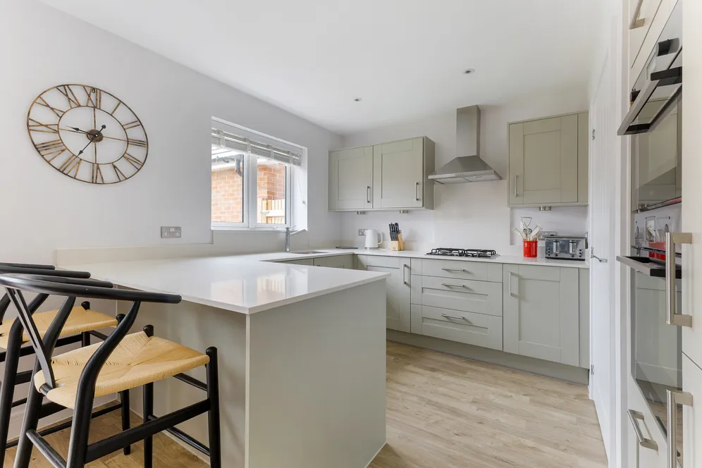 Elizabeth Gardens, Goffs Oak, EN7 photo 2