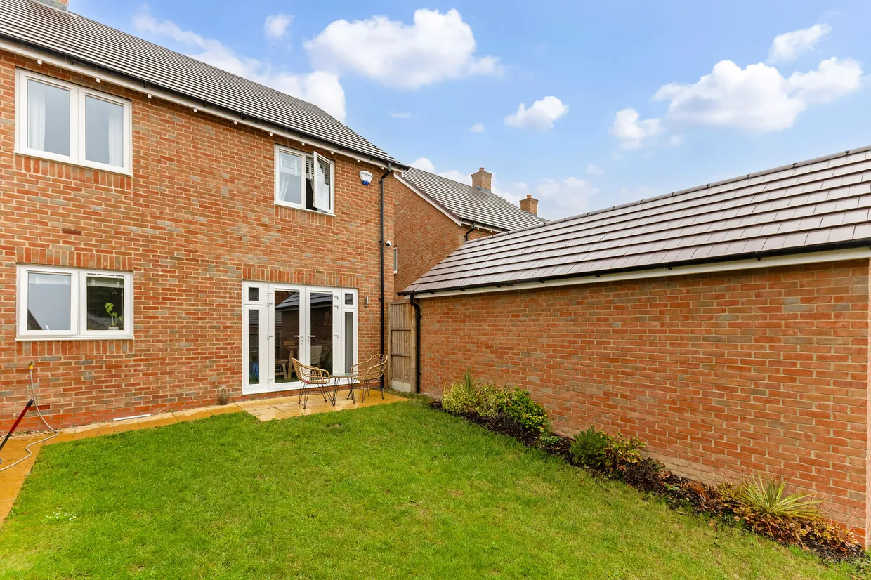 Elizabeth Gardens, Goffs Oak, EN7 photo 18