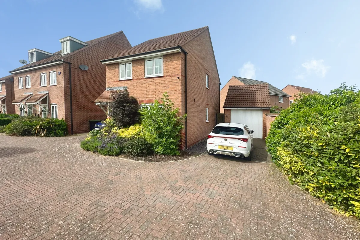 Tiber Road, North Hykeham, LINCOLN