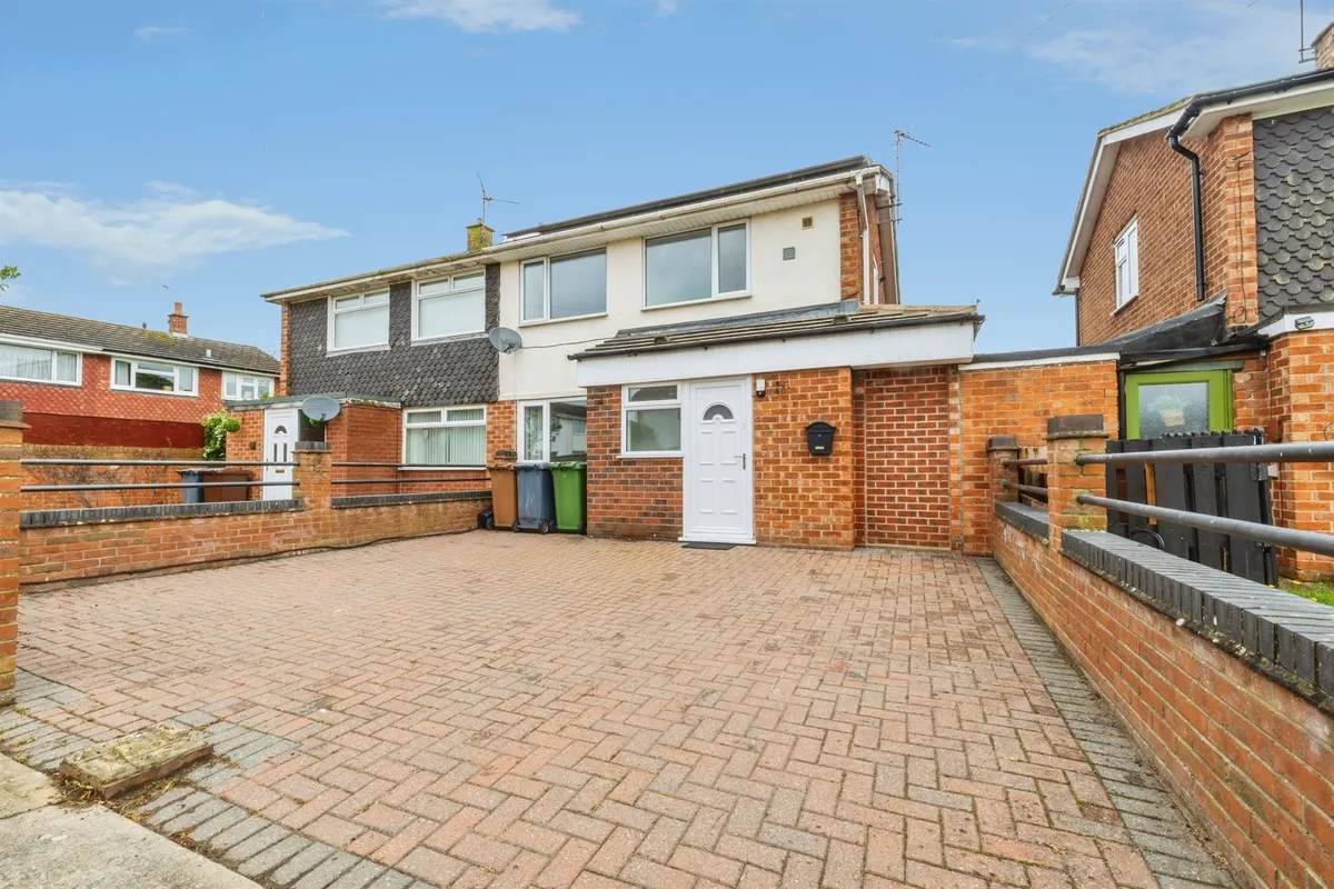 Whitethorn Grove, Lincoln