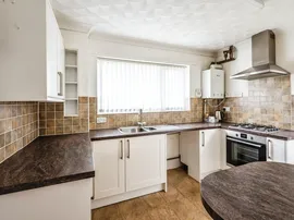 Tudor Close, SEAFORD thumb 3