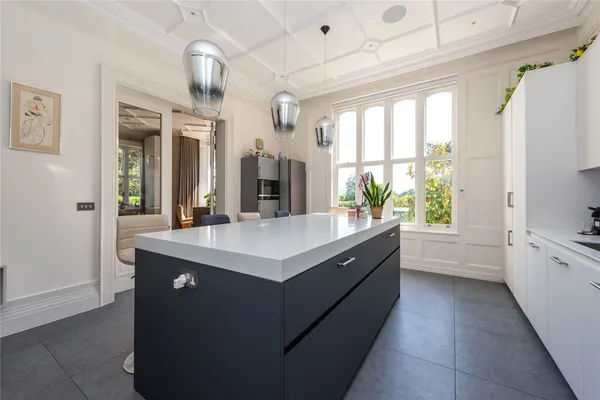 Westcott Road, Dorking, RH4 photo 10
