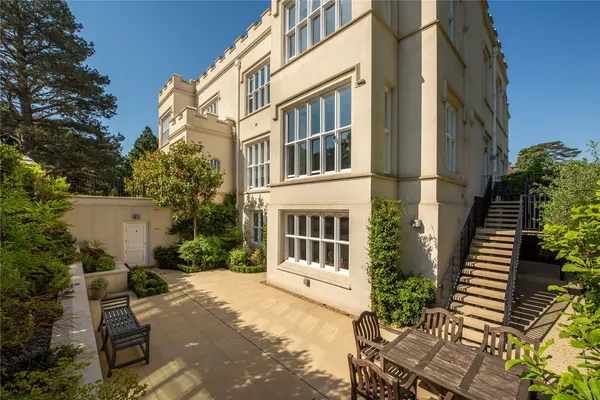 Westcott Road, Dorking, RH4 photo 13