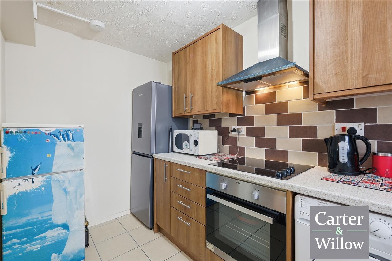 Plumtree Close, Dagenham, Essex Image 5