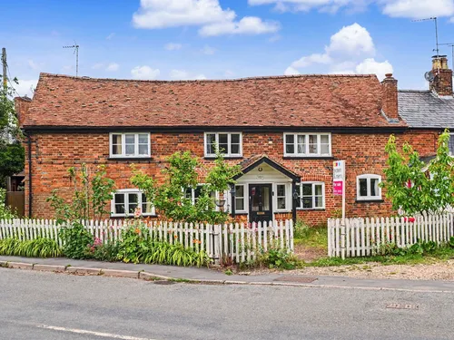 Station Road, Long Marston, Tringphoto
