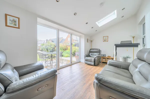 The Green, Chelveston, NN9 photo 6