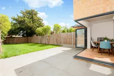 Baker Street Weybridge KT13 photo 2