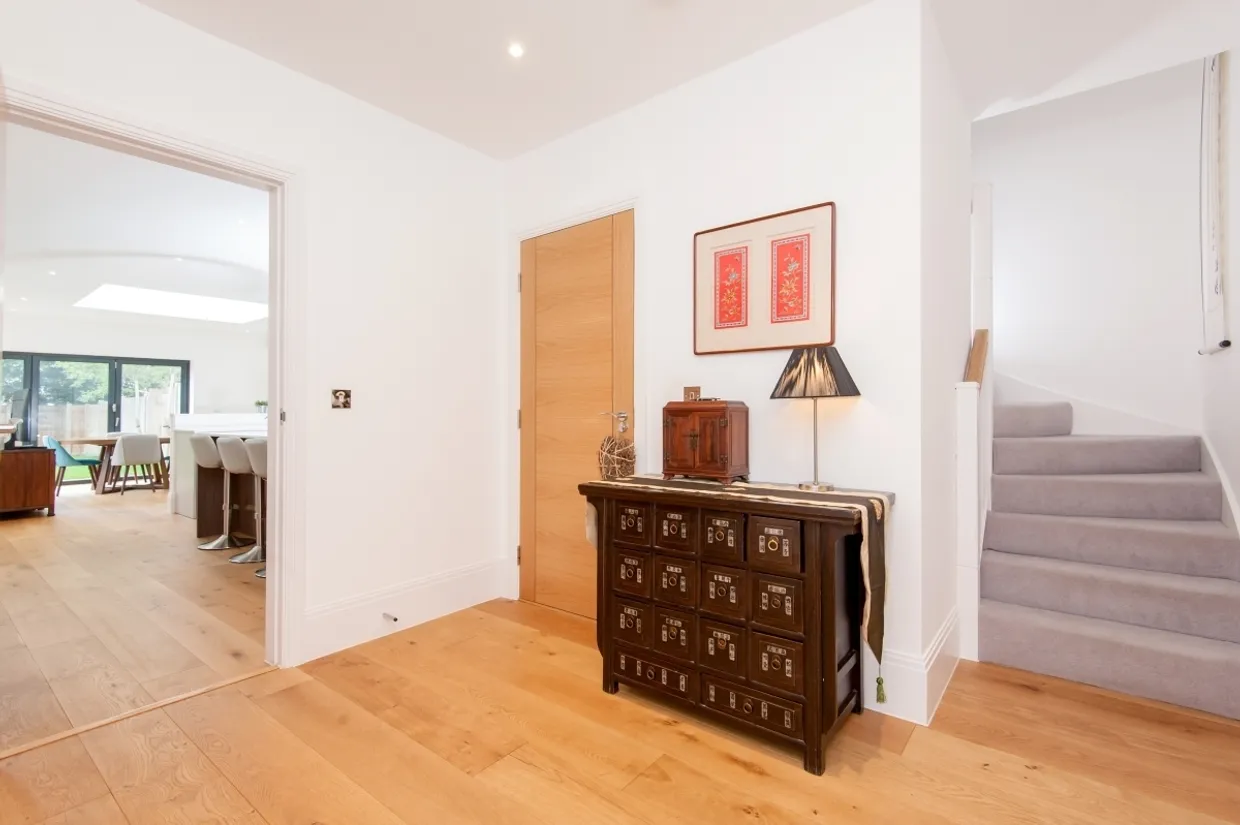 Baker Street Weybridge KT13 photo 5