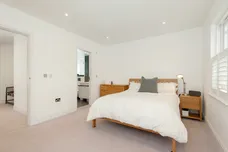 Baker Street Weybridge KT13 photo 11