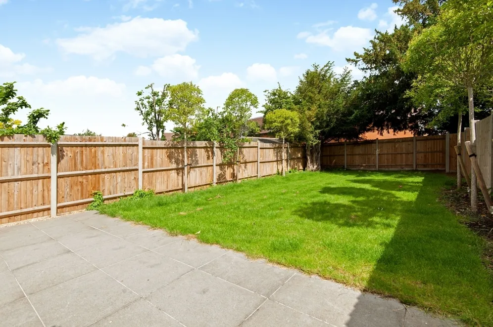 Baker Street Weybridge KT13 photo 13