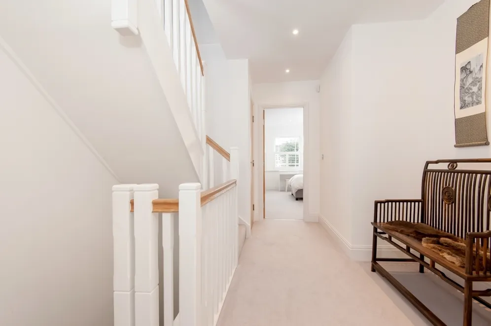 Baker Street Weybridge KT13 photo 15