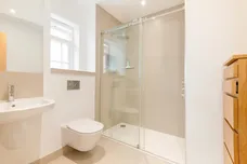 Baker Street Weybridge KT13 photo 18