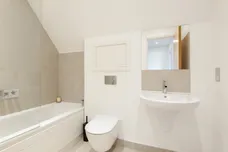 Baker Street Weybridge KT13 photo 20
