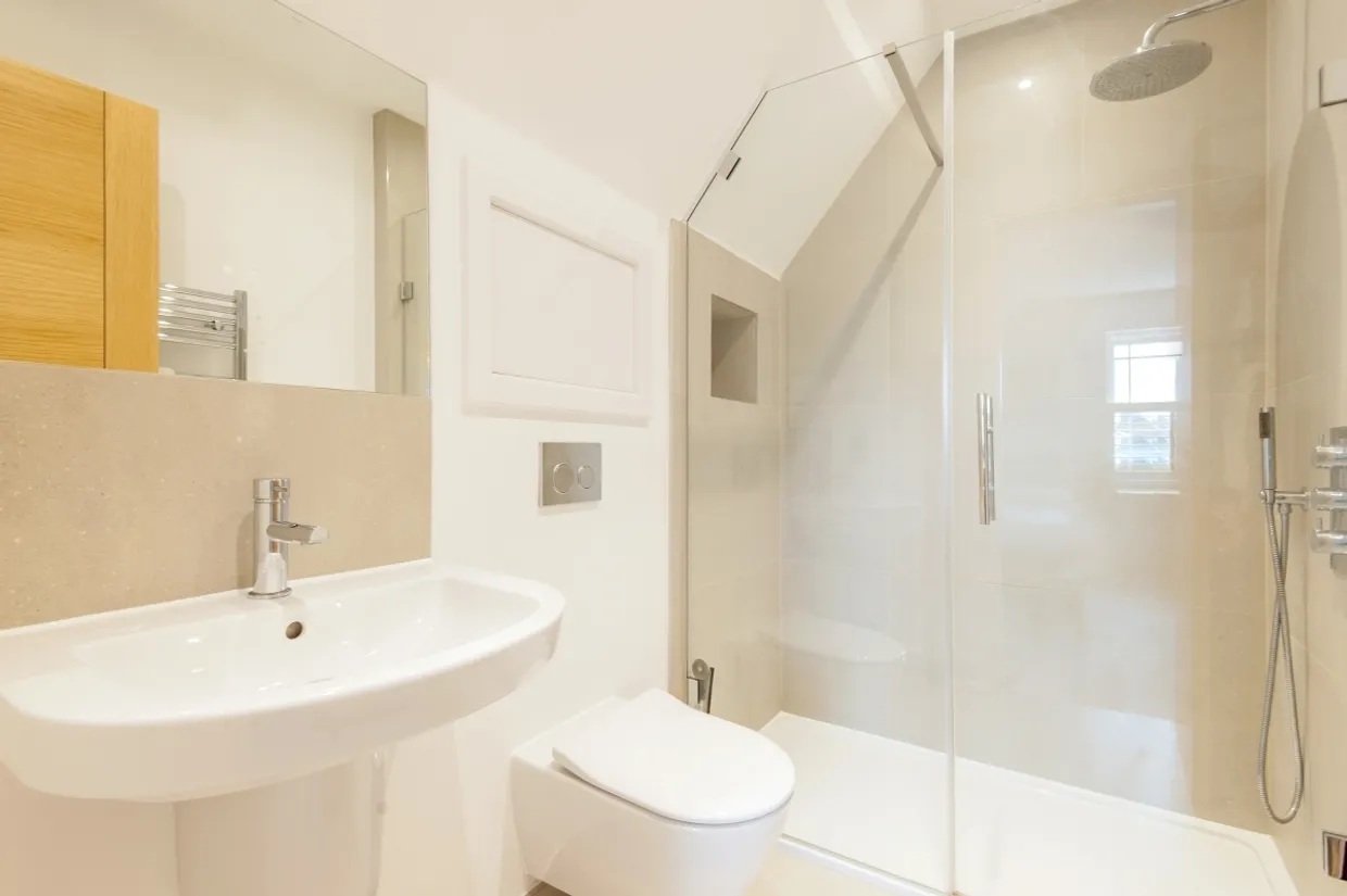 Baker Street Weybridge KT13 photo 23