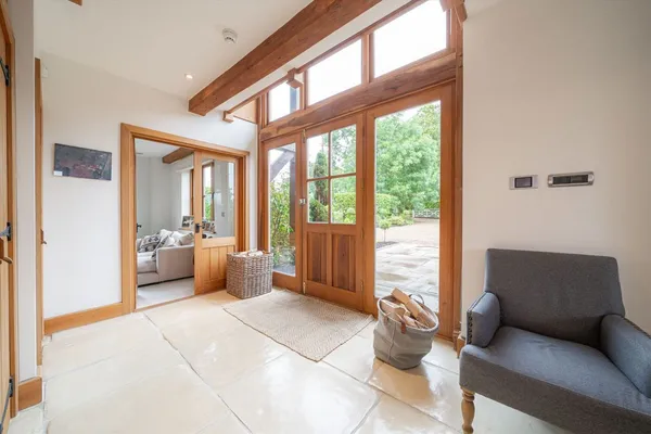 Mays Green, Cobham, KT11 photo 9