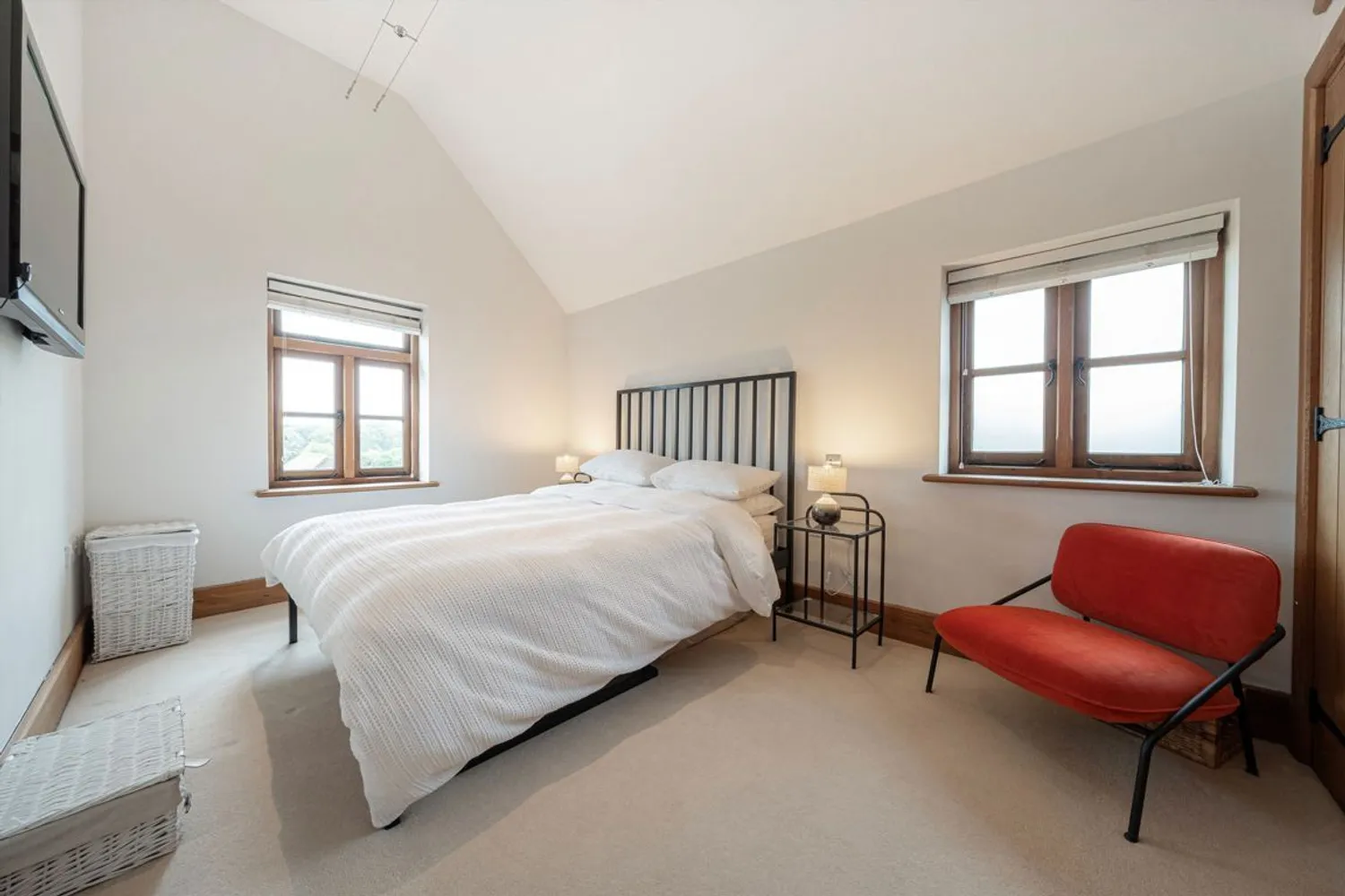 Mays Green, Cobham, KT11 photo 11