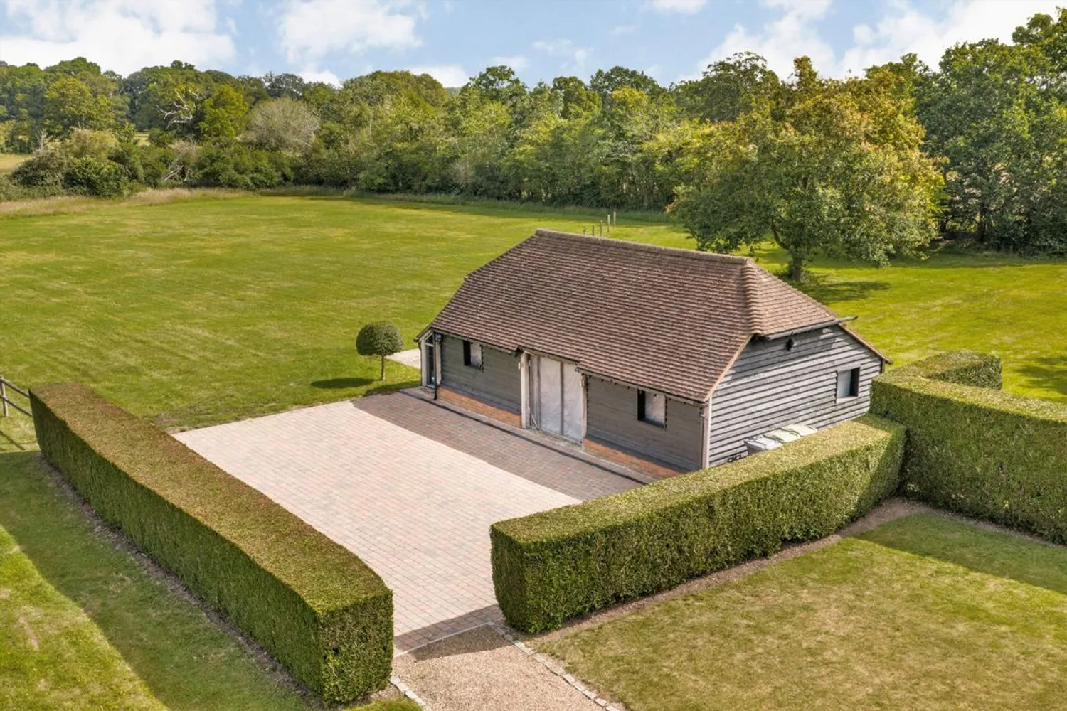 Mays Green, Cobham, KT11 photo 15