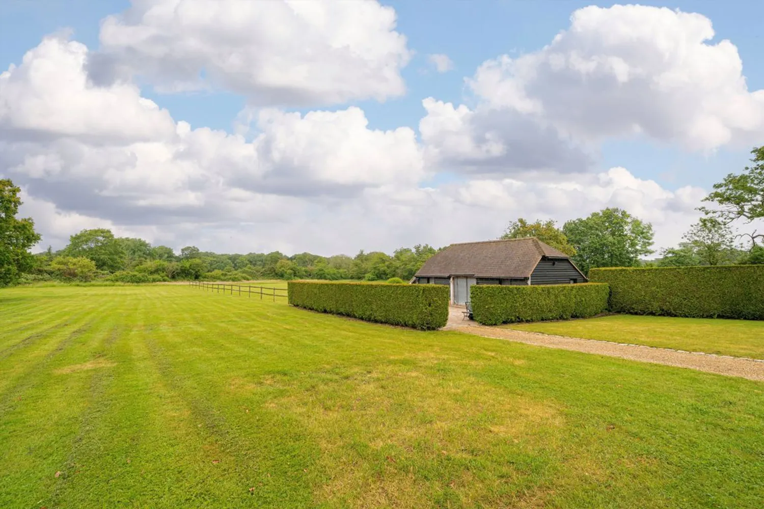 Mays Green, Cobham, KT11 photo 17