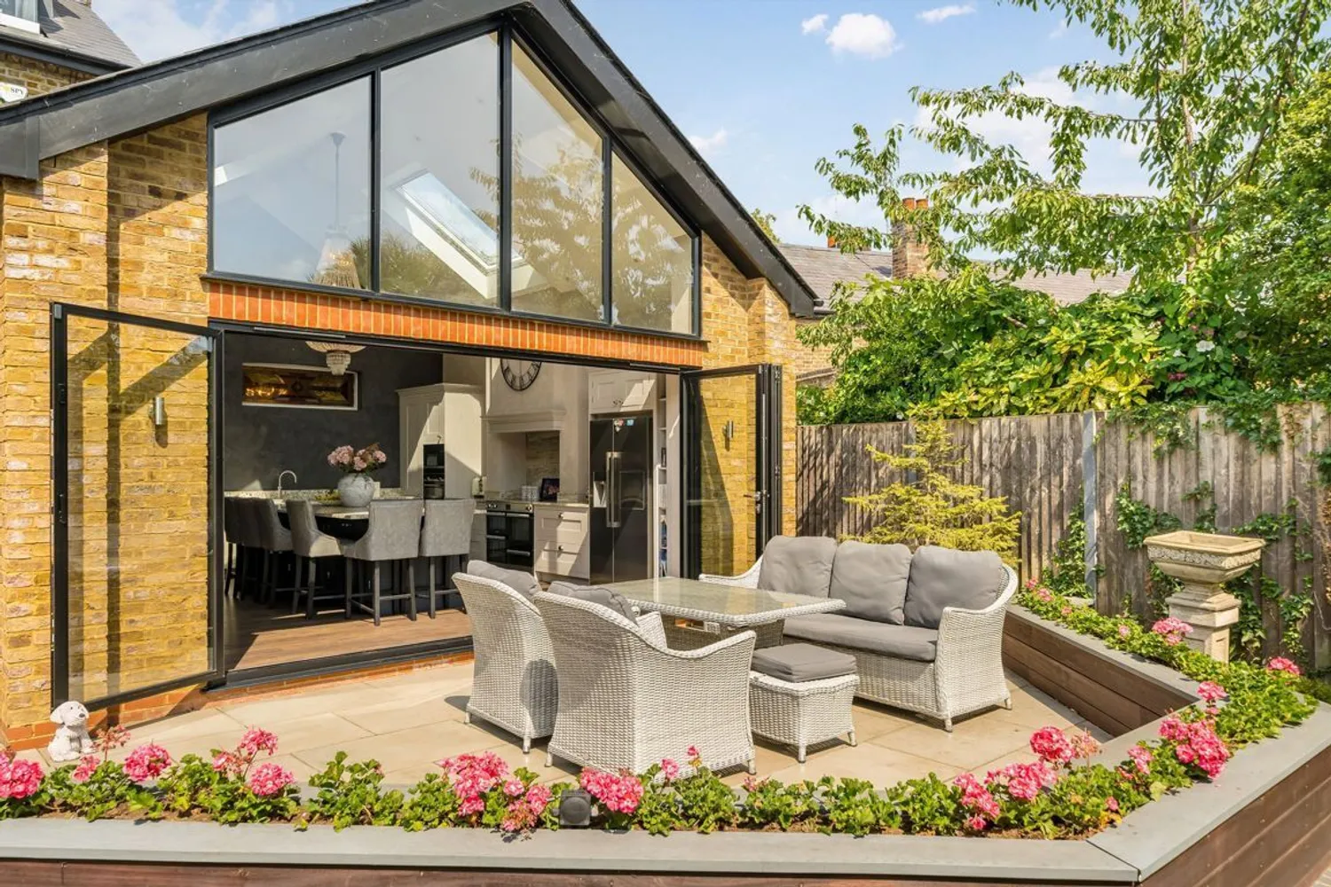Moor Lane, Staines-Upon-Thames, TW19 photo 6