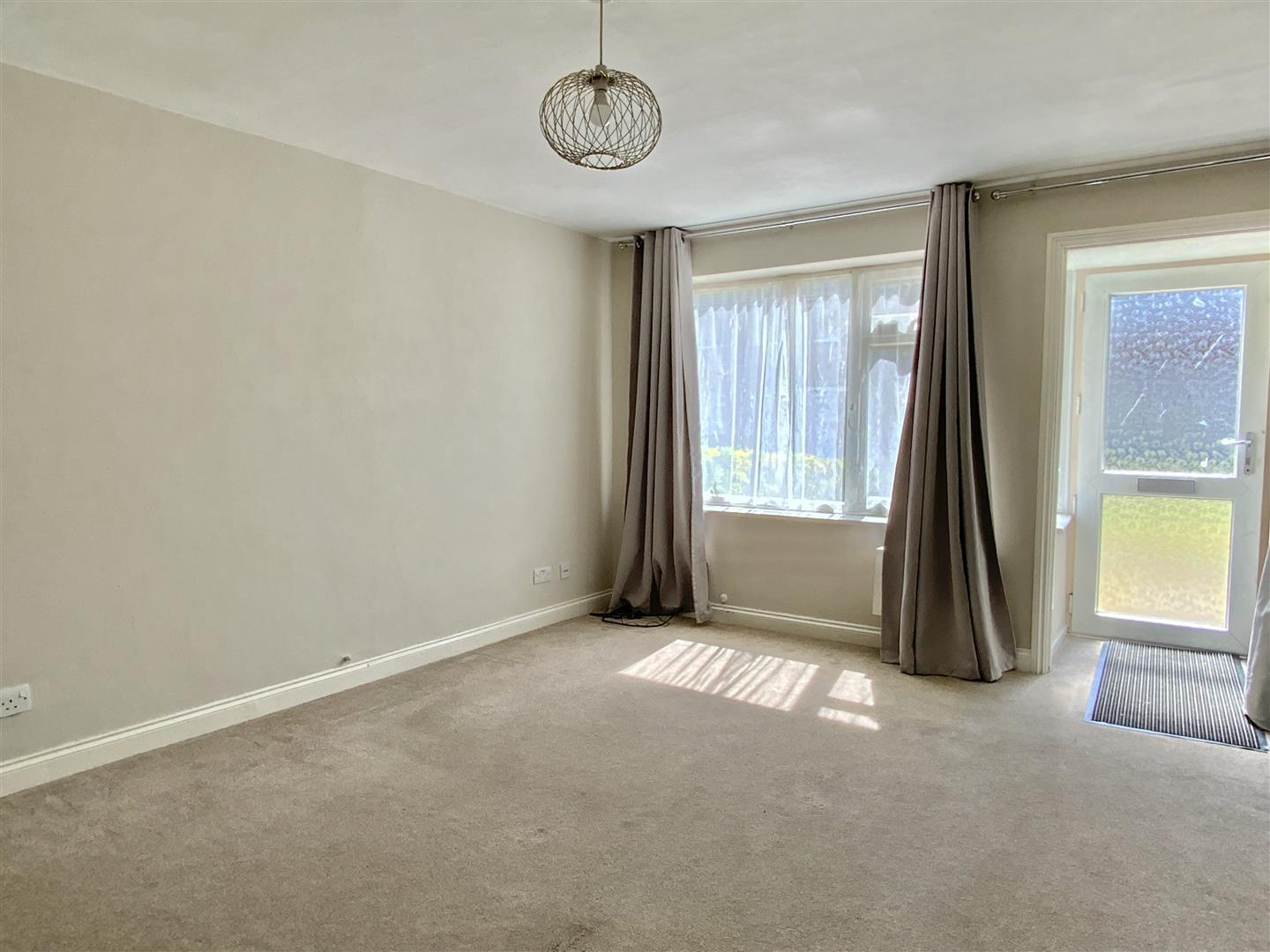 Glenwoods, Newport Pagnell Image 3