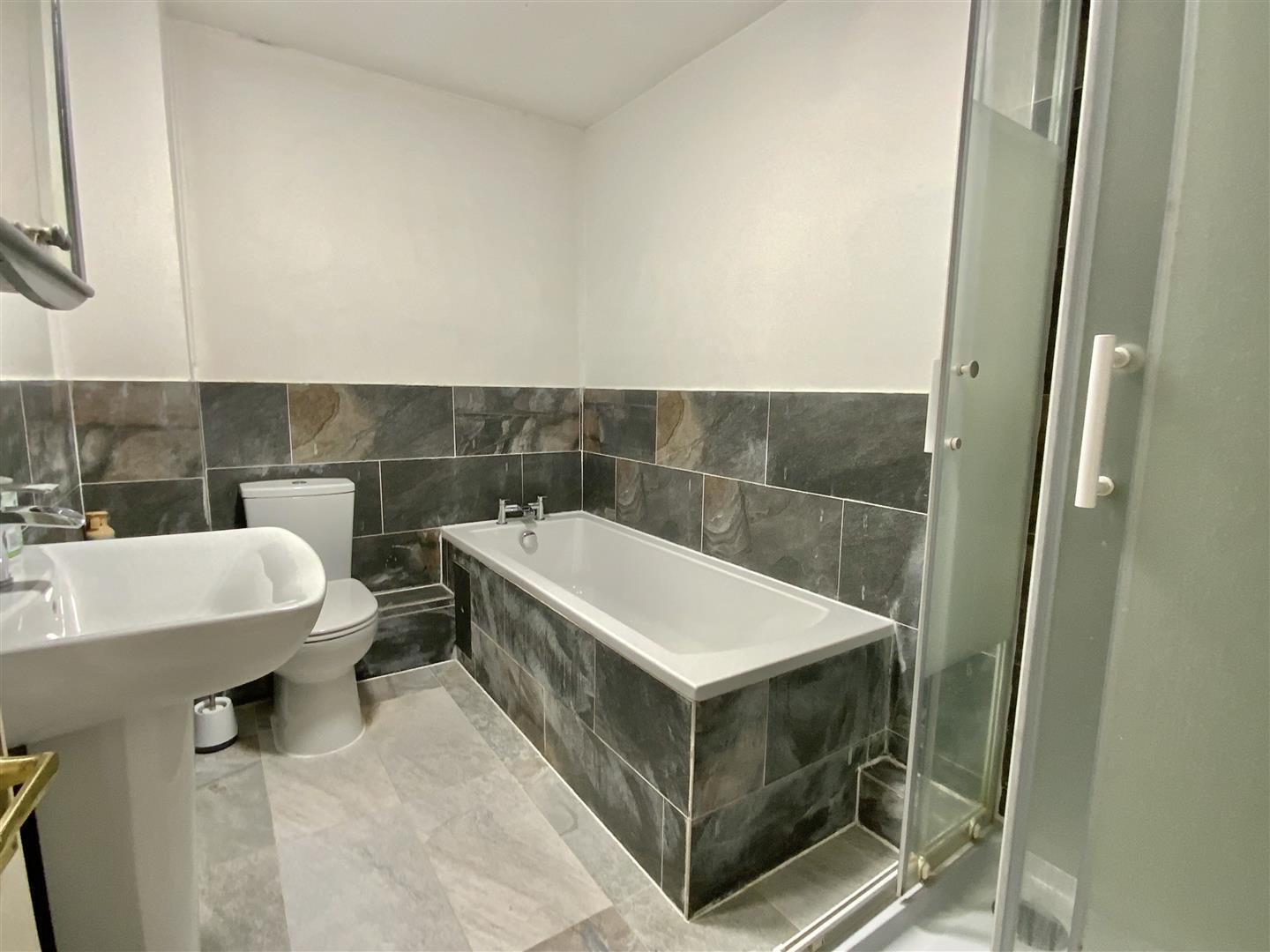 Glenwoods, Newport Pagnell Image 7