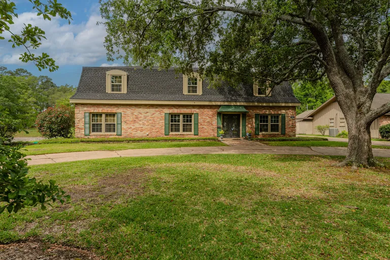 835 Belvedere Dr, Beaumont, TX 77706