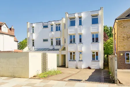 Holmesdale Road, Teddington, TW11