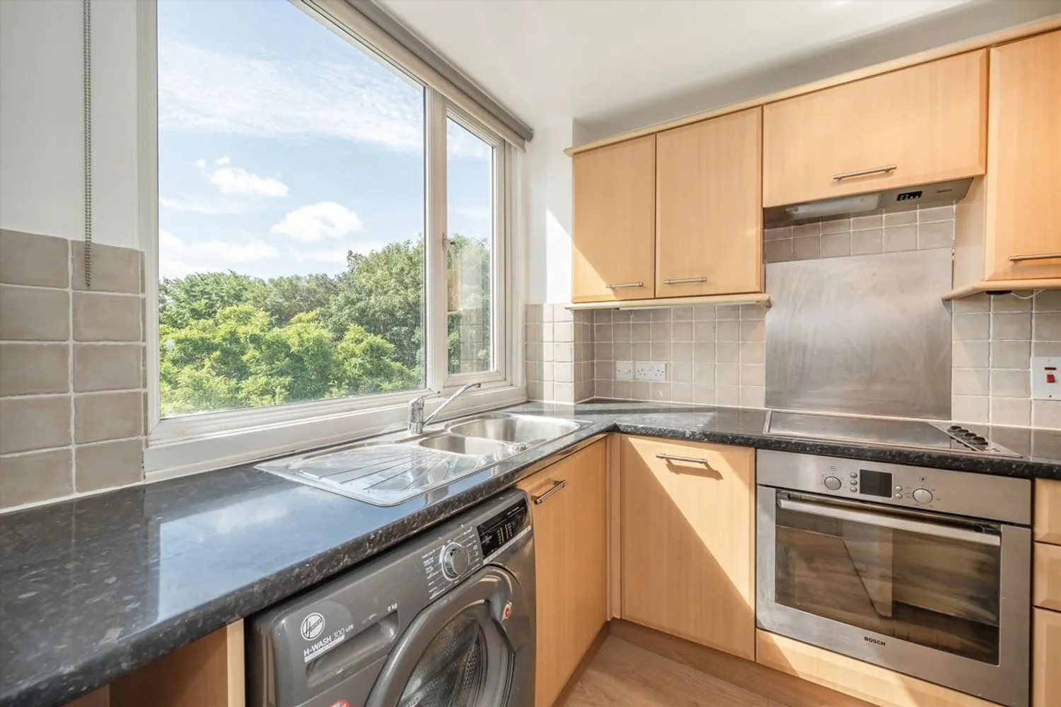 Holmesdale Road, Teddington, TW11 photo 3