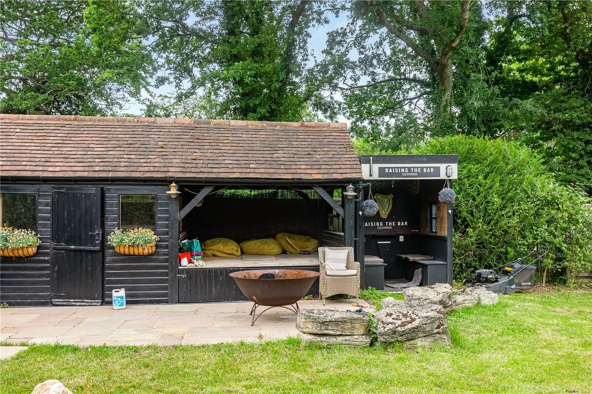 Kiln Lane, Binfield Heath, Henley-on-Thames, Oxfordshire, RG9