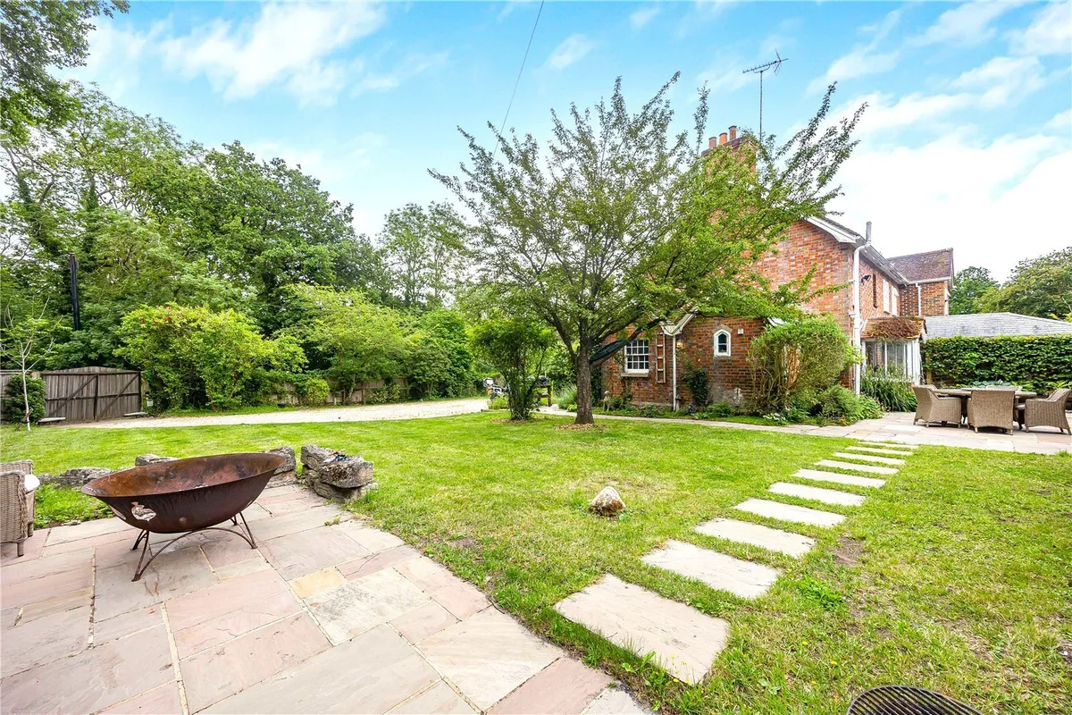 Kiln Lane, Binfield Heath, Henley-on-Thames, Oxfordshire, RG9
