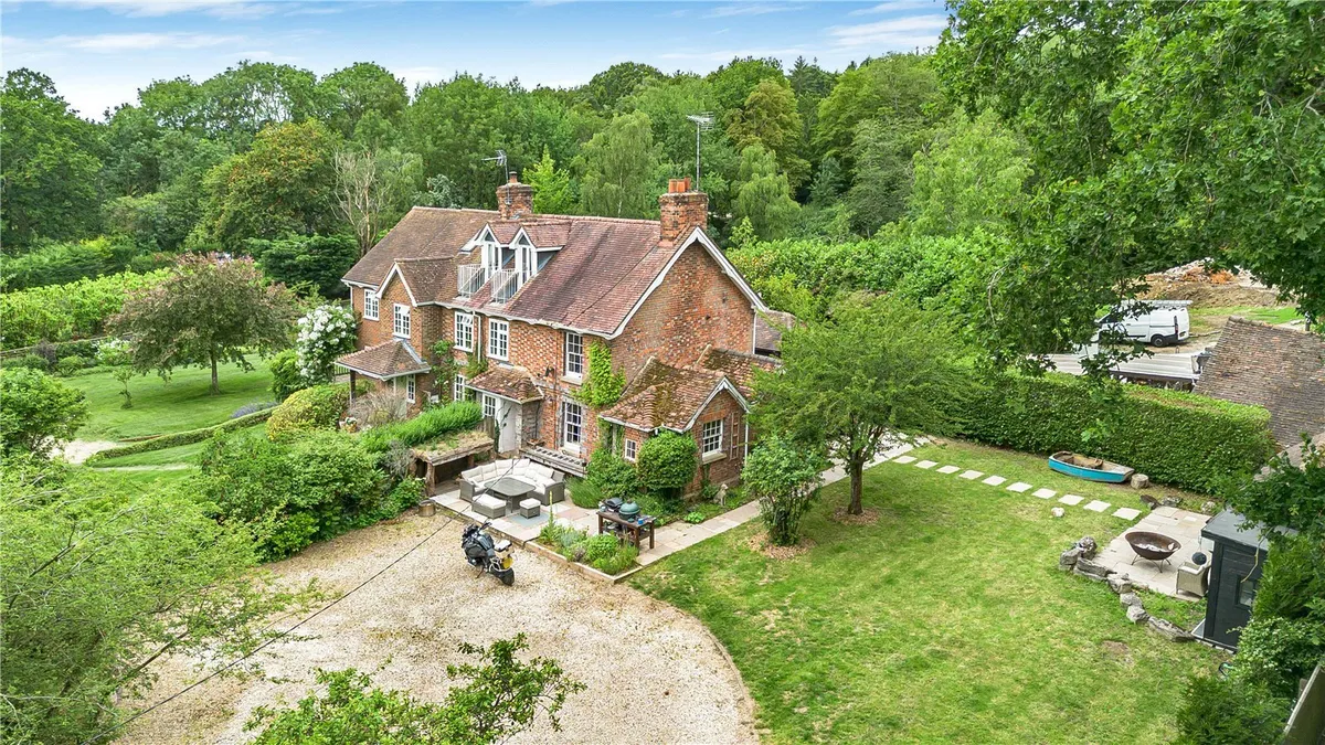 Kiln Lane, Binfield Heath, Henley-on-Thames, Oxfordshire, RG9