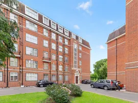 Heathfield Terrace, Chiswick, London photo