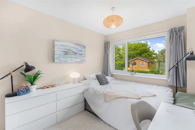 Property carousel image 12