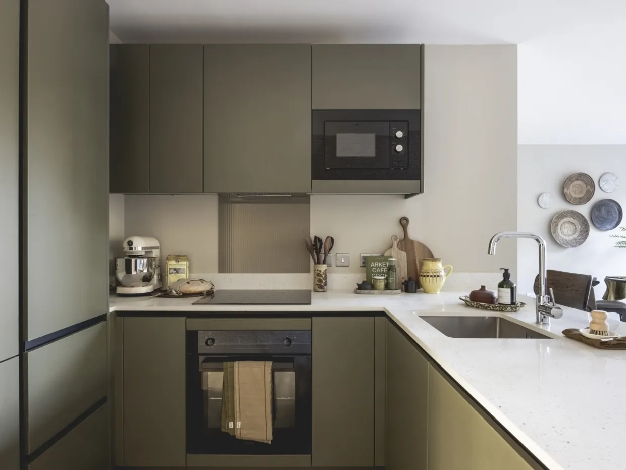 Momento Staines, 28 Mill Mead, Spelthorne, TW18 4UQ photo 2