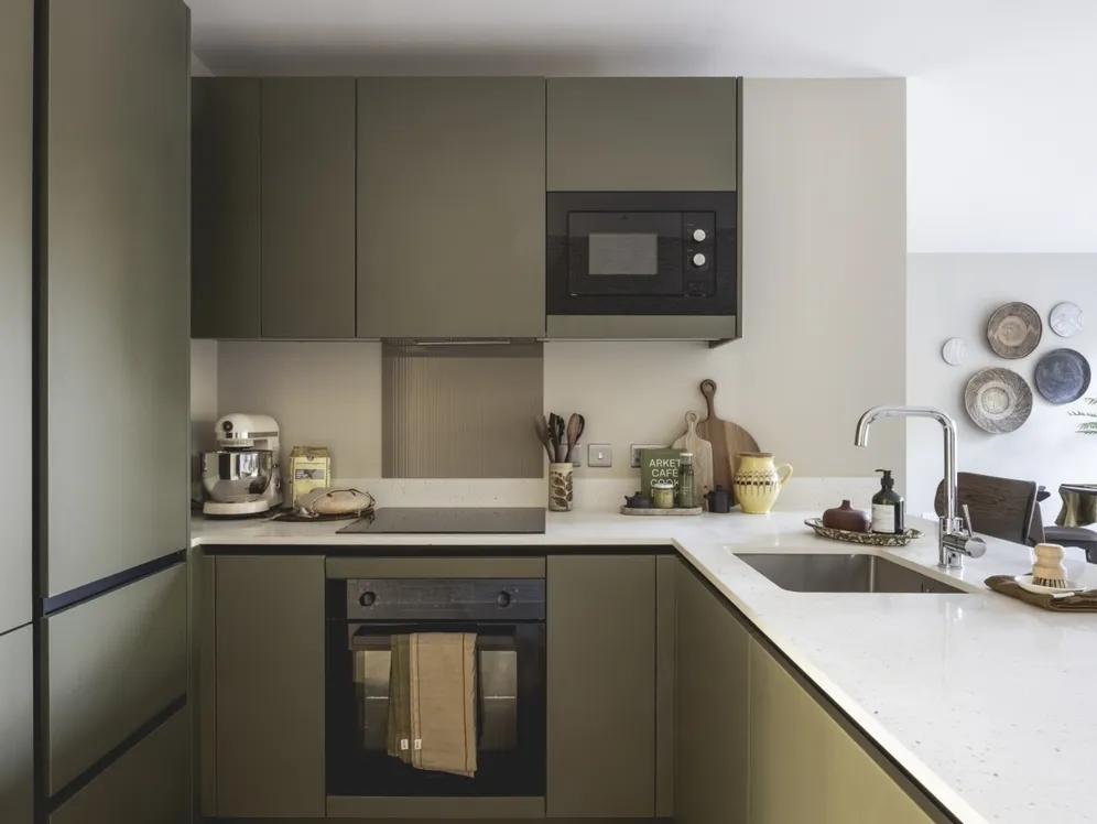 Momento Staines, 28 Mill Mead, Spelthorne, TW18 4UQ photo 2