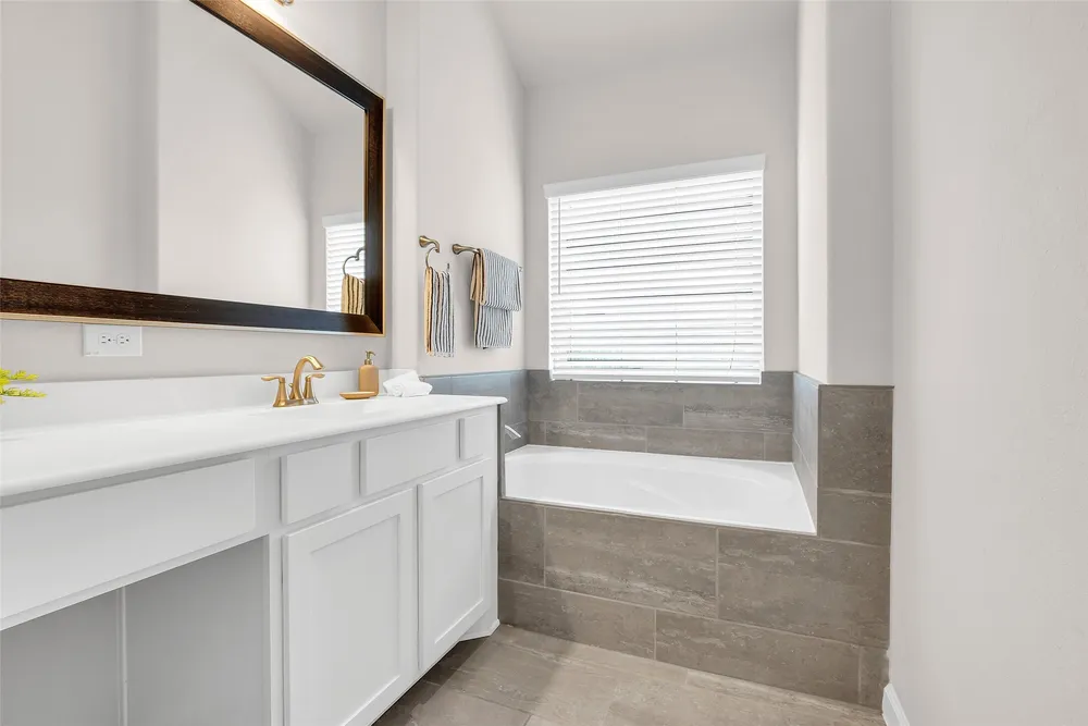 10607 CENTRE FOREST DRIVE, Houston, TX 77043