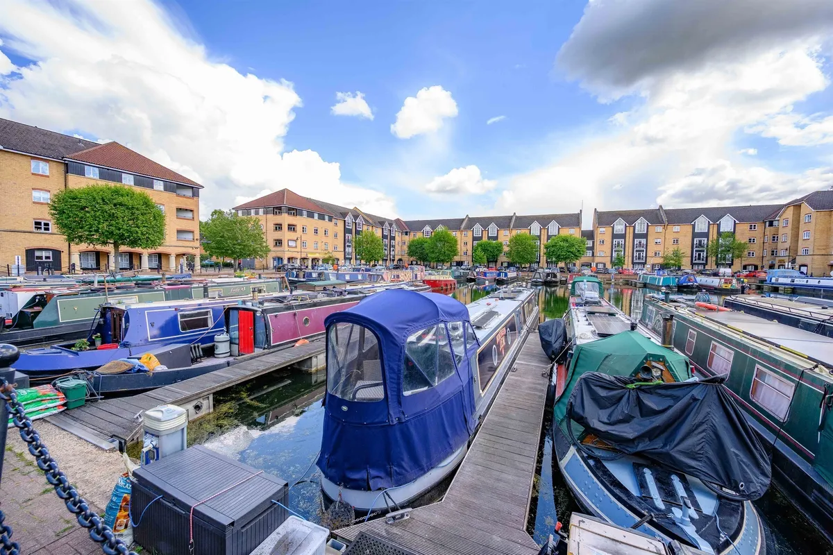 Stephenson Wharf, Hemel Hempstead