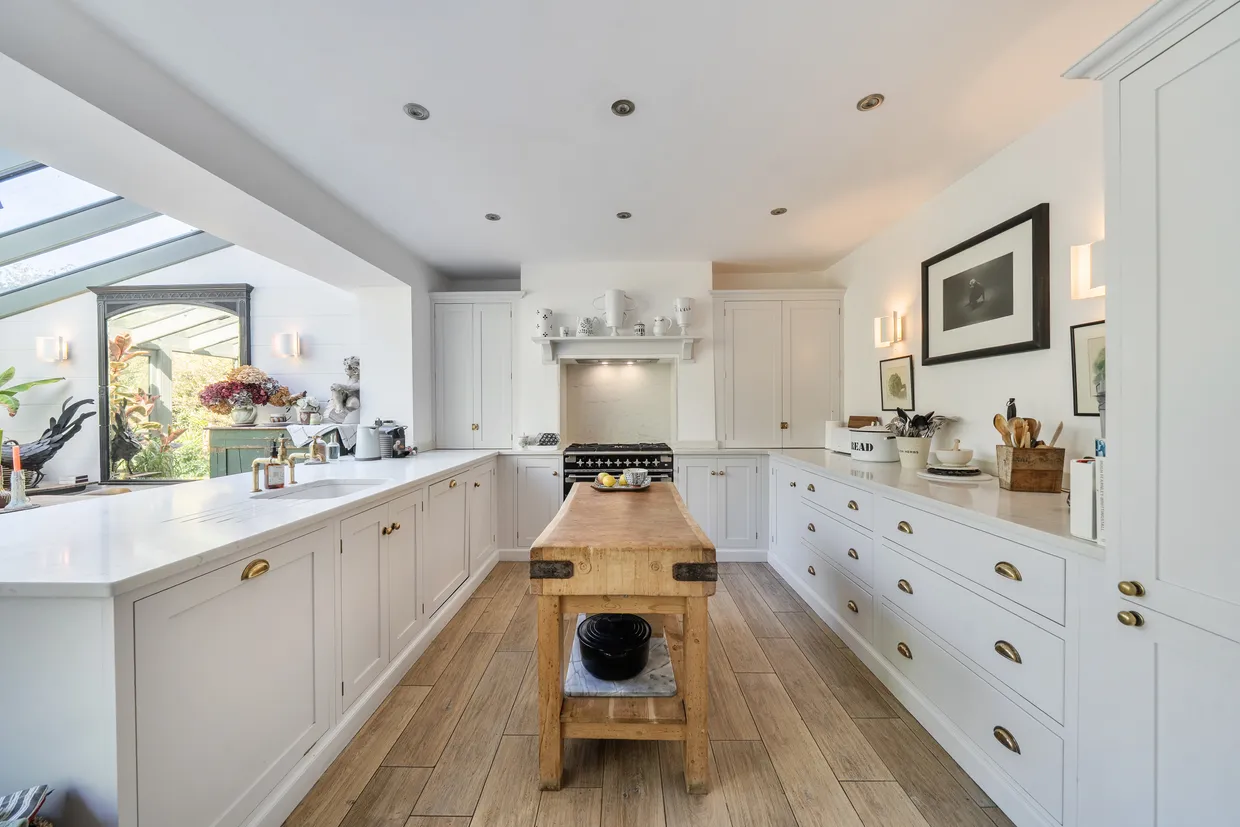 Woodland Rise, London, N10 photo 13